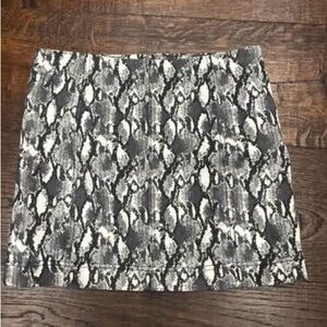 Jolt Black and White Snake Print Mini Skirt